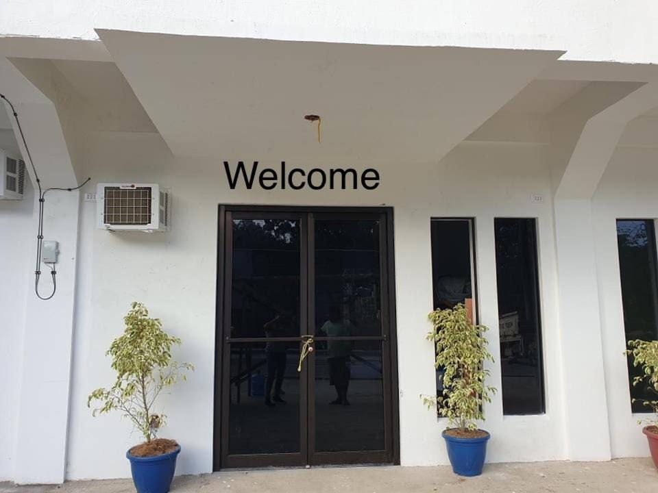 Facade/entrance, Property logo or sign, View (from property/room)