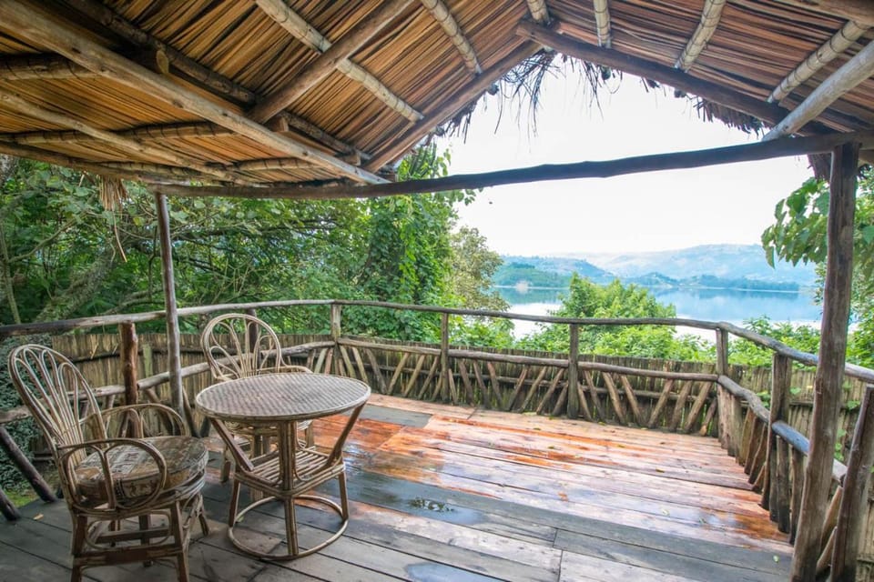 Balcony/Terrace, Seating area, Lake view, Mountain view