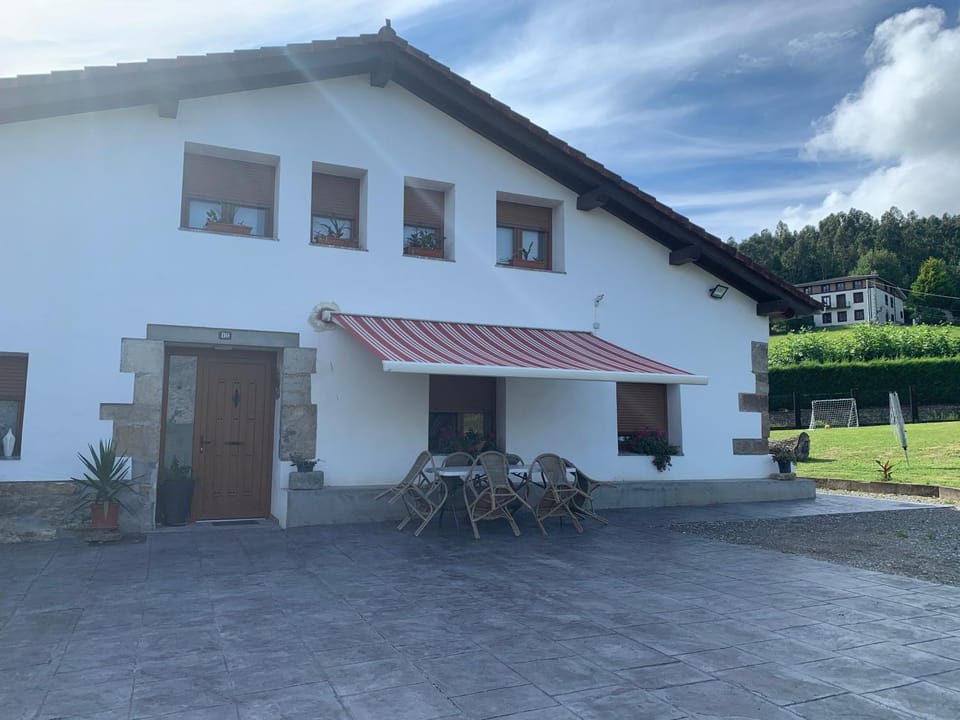 Kaltzada Etxea- Busturia House in Basque Country