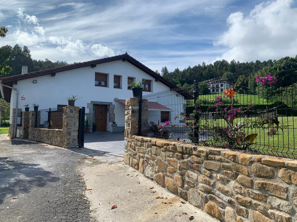 Kaltzada Etxea- Busturia House in Basque Country