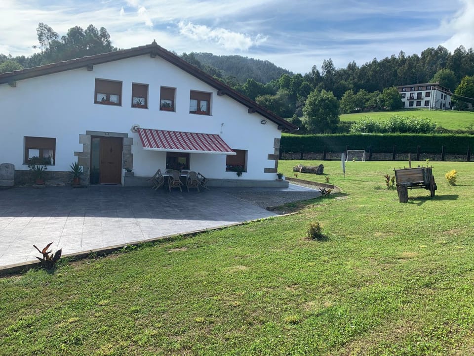 Kaltzada Etxea- Busturia House in Basque Country