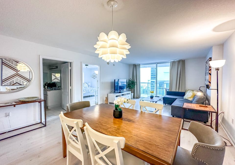 Living room, Dining area