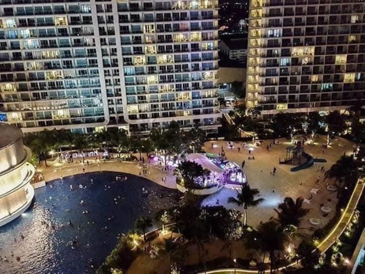 AZURE C1 with balcony wifi MULTIPLE UNITS near airport Apartment hotel in Paranaque