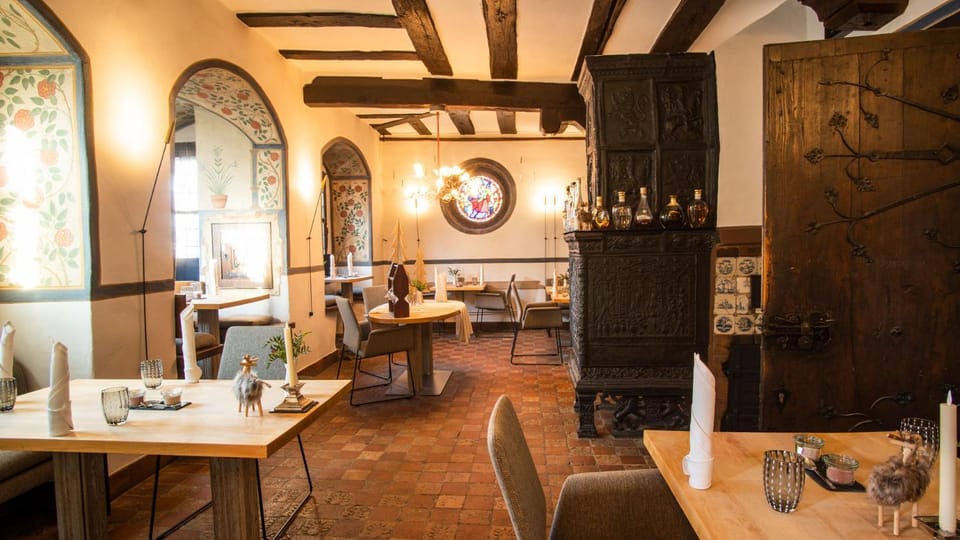 Restaurant/places to eat, Restaurant/places to eat