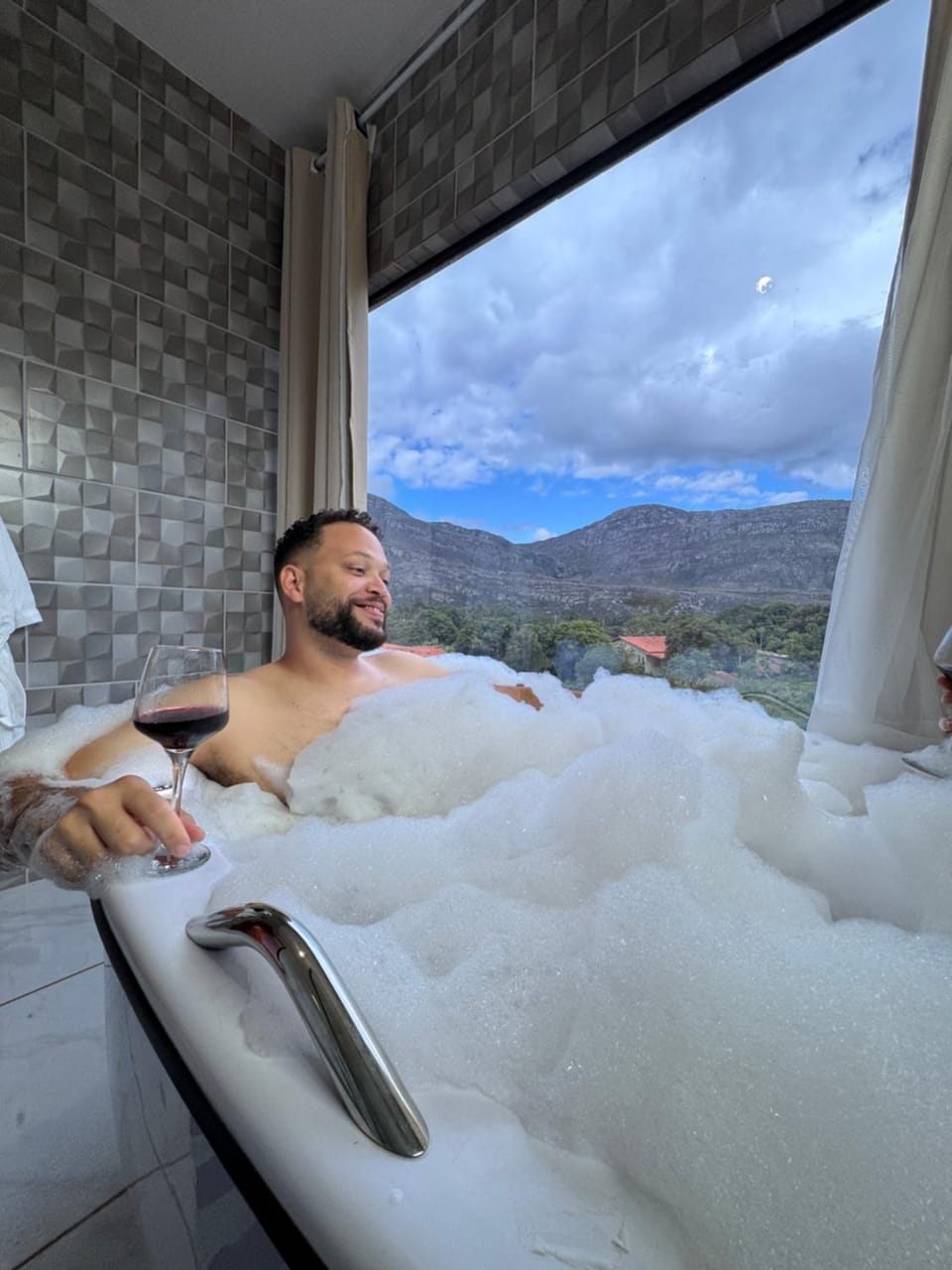 People, Natural landscape, Hot Tub, Mountain view, Bath