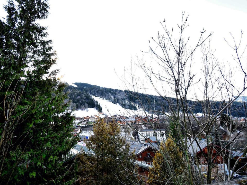 Chalet individuel unique proche du centre de Morzine avec jardin privé et WiFi, pour 5 pers. - FR-1-524-93 Chalet in Montriond