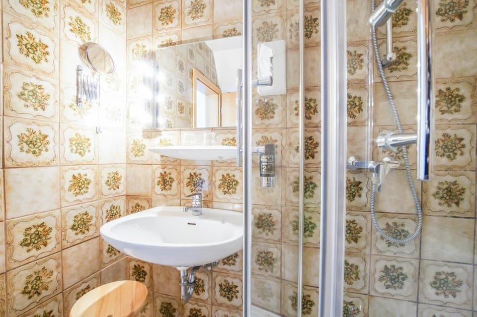 Pension Lindenkrug Bed and Breakfast in Ostholstein