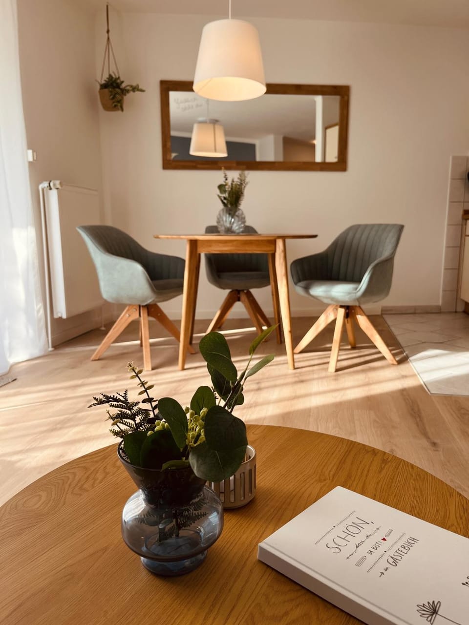 Seating area, Dining area