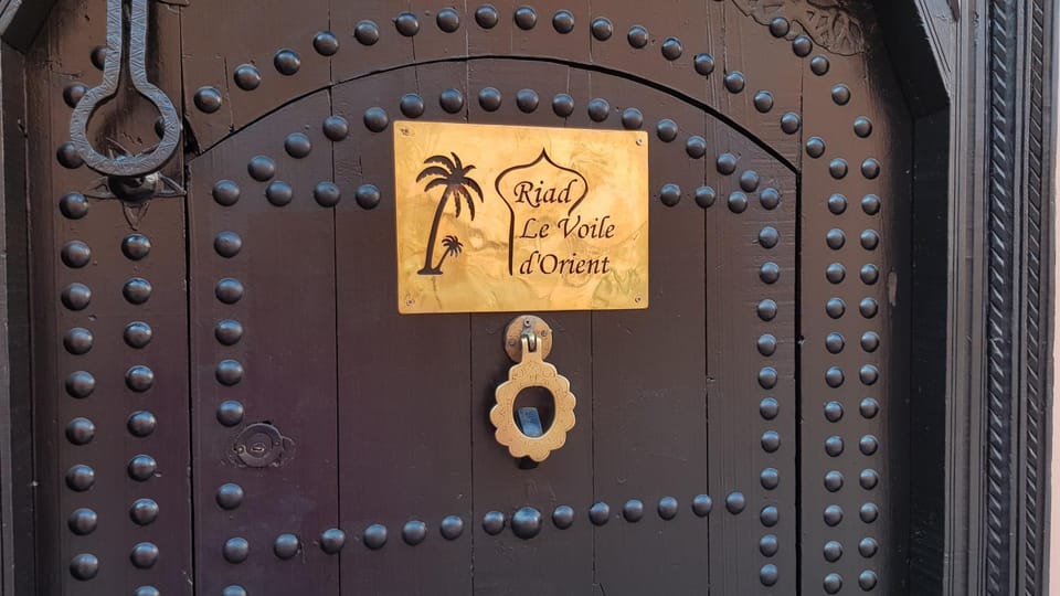Facade/entrance, Logo/Certificate/Sign