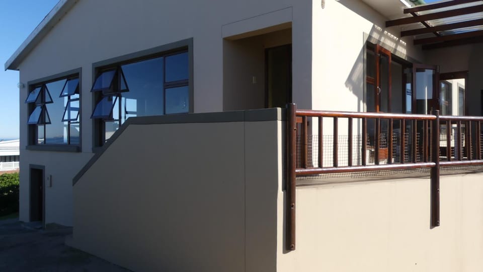 Oyster Catcher Stay And Explore House in Eastern Cape