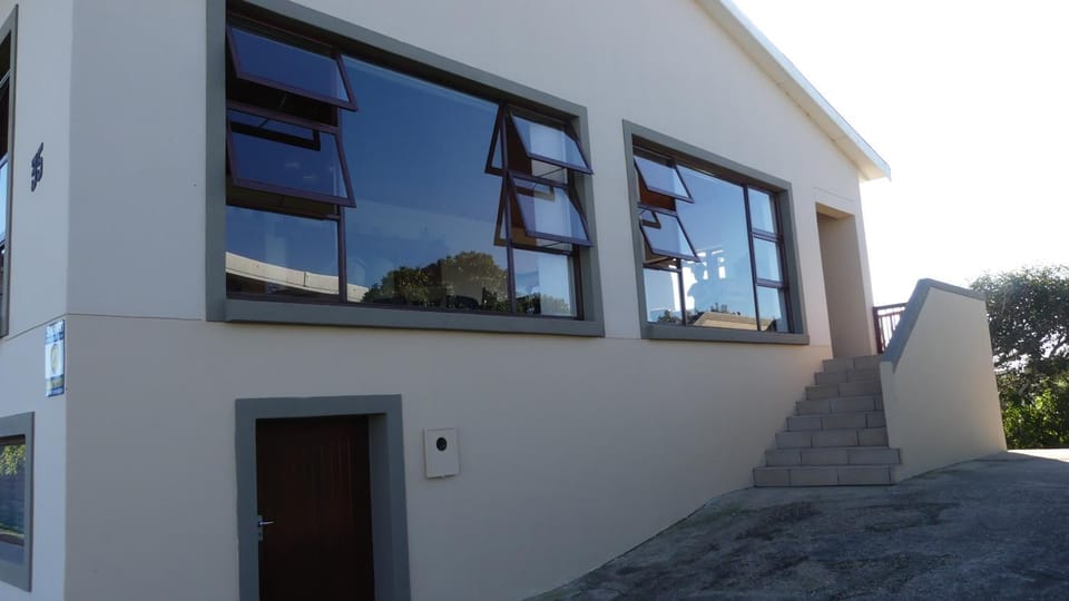 Oyster Catcher Stay And Explore House in Eastern Cape