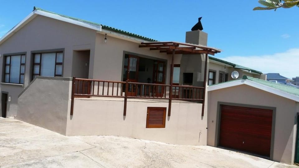 Oyster Catcher Stay And Explore House in Eastern Cape