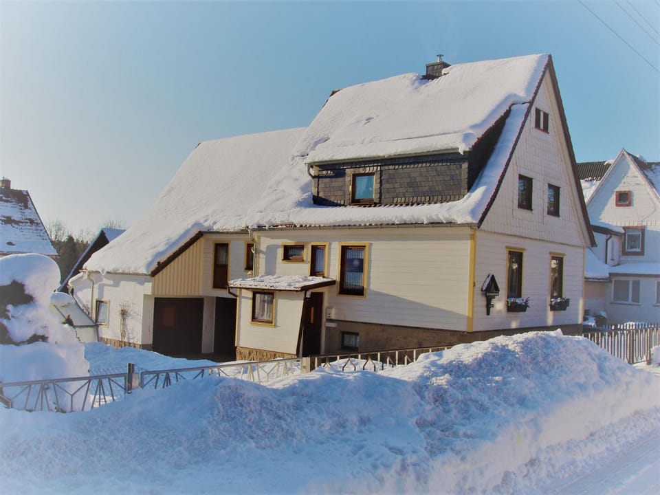 Property building, Winter