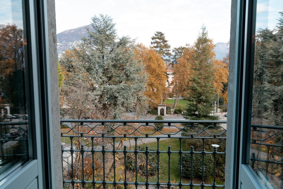 Landmark view, Mountain view, Street view