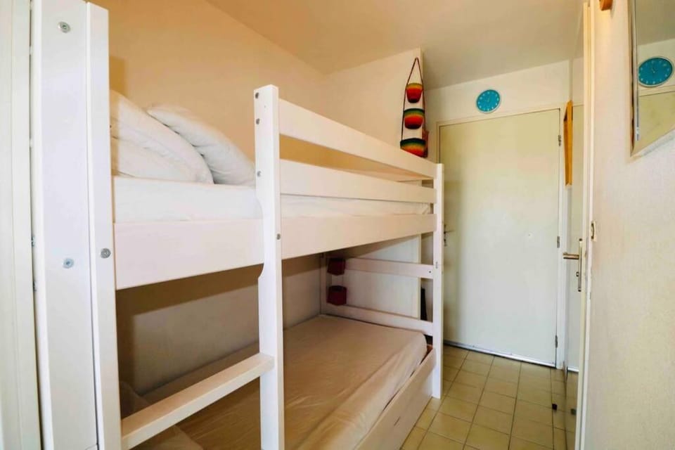 bunk bed