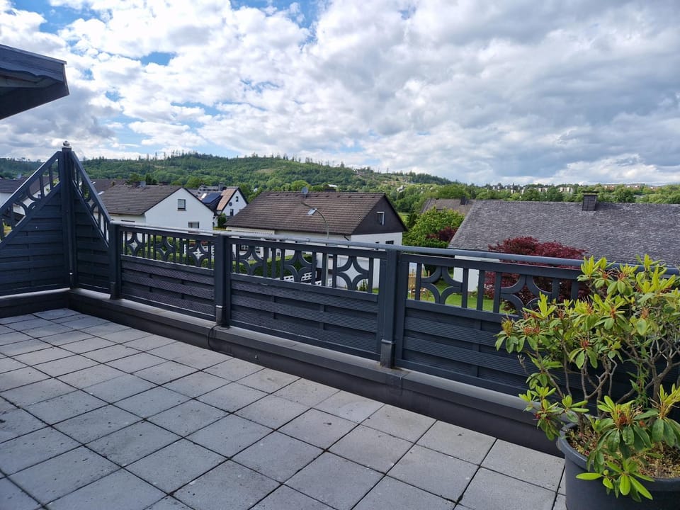 Ferienwohnung Parkblick Medebach - wunderschöne 52qm Dachterasse - in der Nähe von Center Parcs Apartment in Medebach