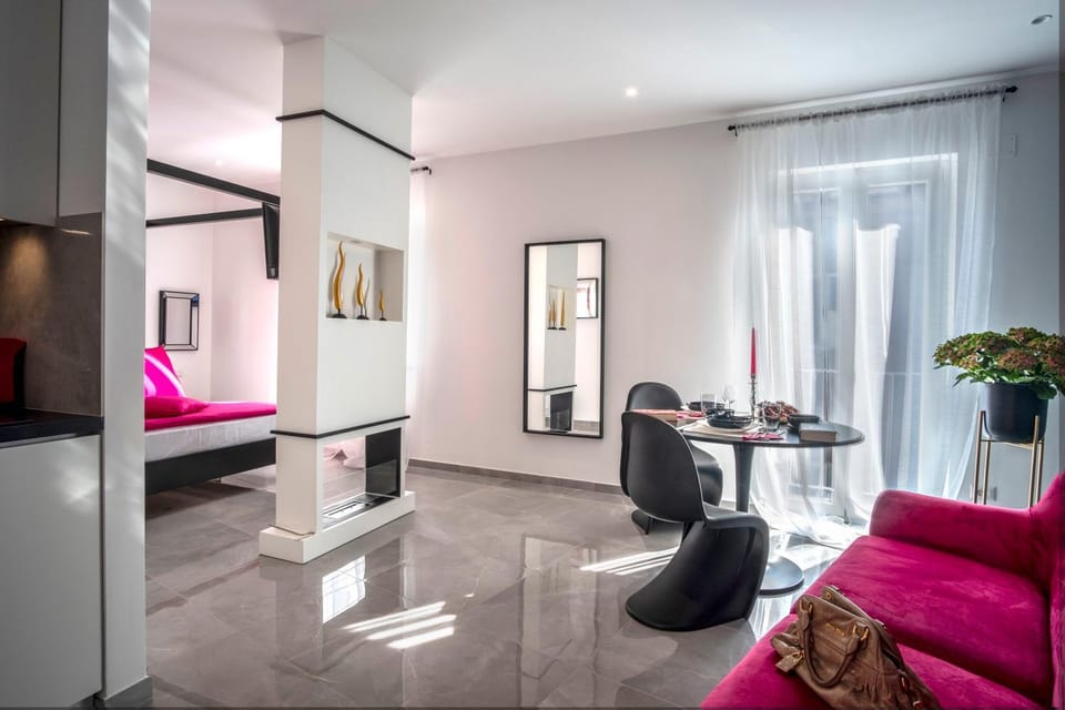 36 Steps in Tasso Square Apartment in Sorrento