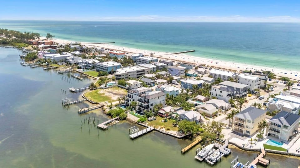 Seahorse Suite home Apartment in Bradenton Beach