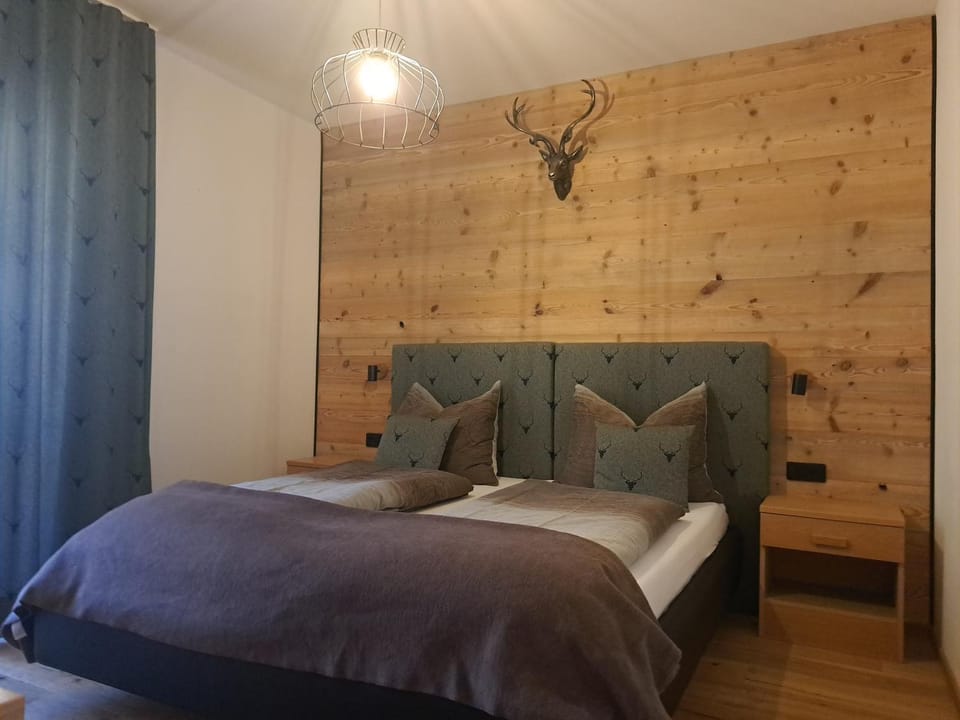 Natural landscape, Balcony/Terrace, Photo of the whole room, Hiking, Bedroom, Buffet breakfast, heating, internet, room service