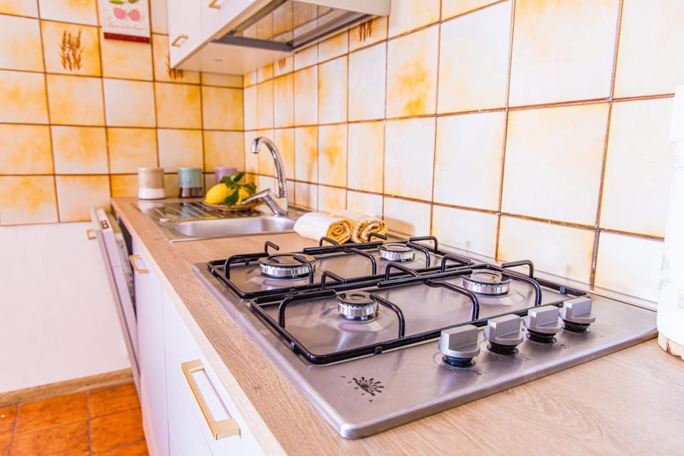 Casa Goletta soggiorno per 4 a 2 minuti dalla spiaggia IUNQ0334 Apartment in Cala Gonone