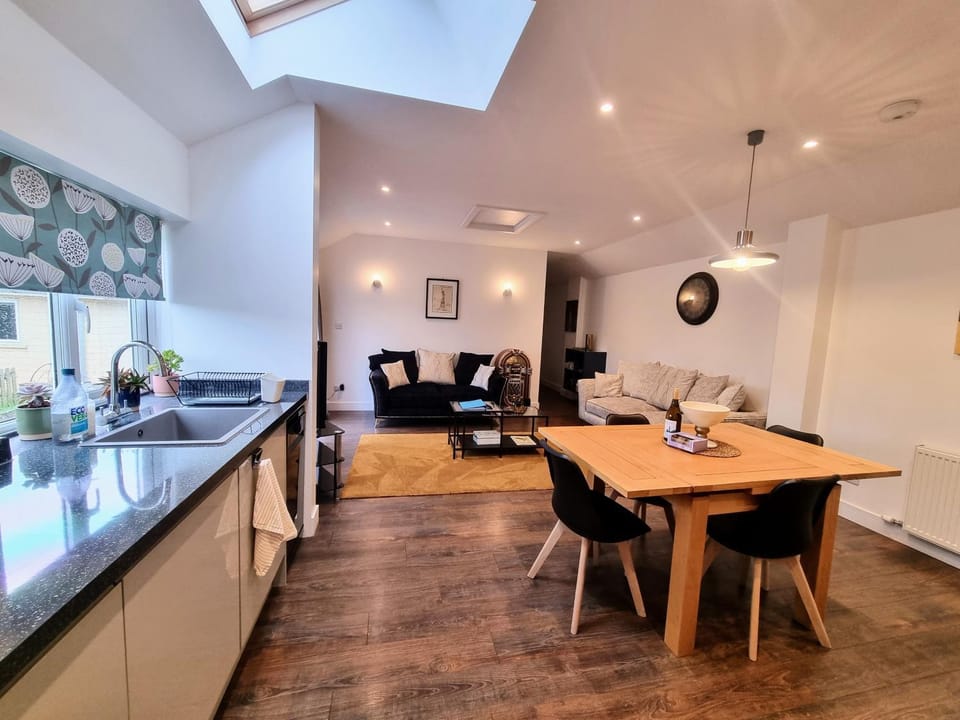 No.1 Bloom Apartments, Bath Apartment in England