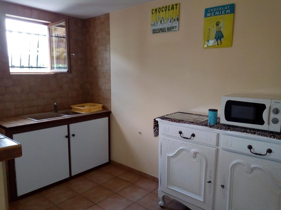 Coffee/tea facilities, Kitchen or kitchenette