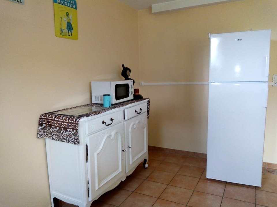 Gîte Etxe Xuri Apartment in French Basque Country