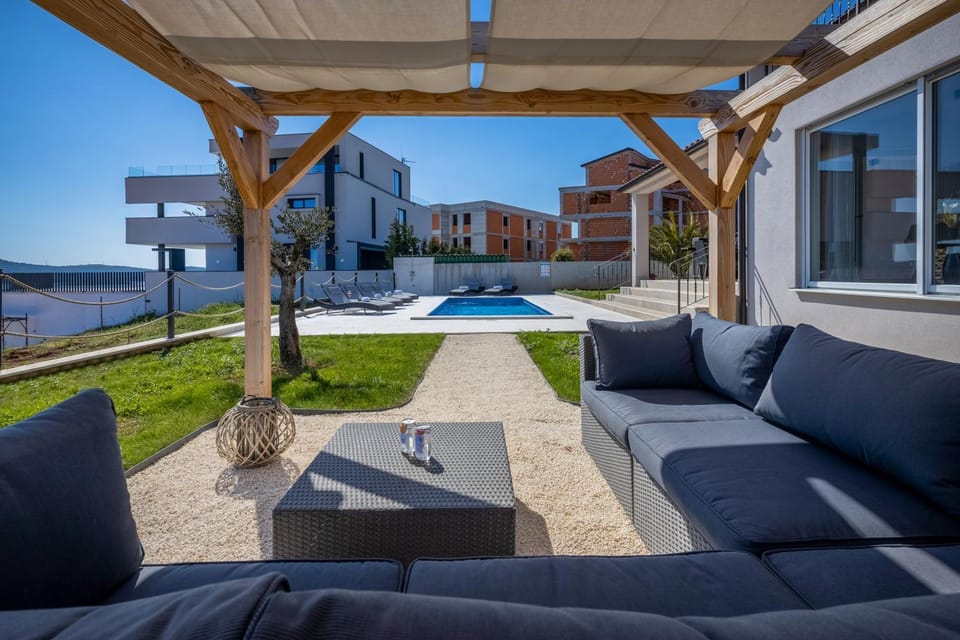 Summer, Garden, Lounge or bar, Seating area, Swimming pool