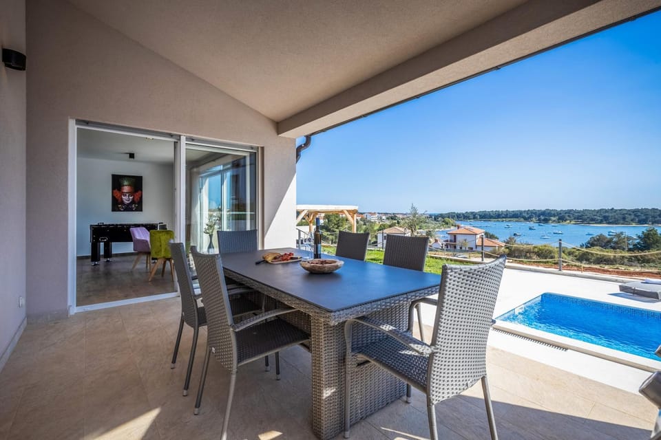 Summer, Balcony/Terrace, Dining area, Sea view, Swimming pool