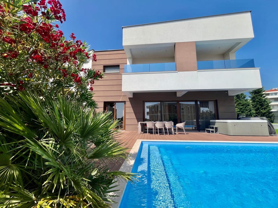 Property building, Patio, Swimming pool