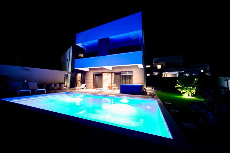 Property building, Night