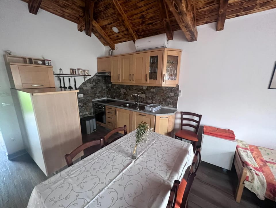 Domačija Paternoster Luxury tent in Slovenia