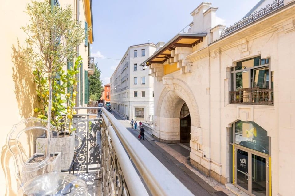 Day, Neighbourhood, View (from property/room), Balcony/Terrace, Balcony/Terrace, City view, City view, Landmark view, Landmark view, Street view, Street view, Location, Quiet street view