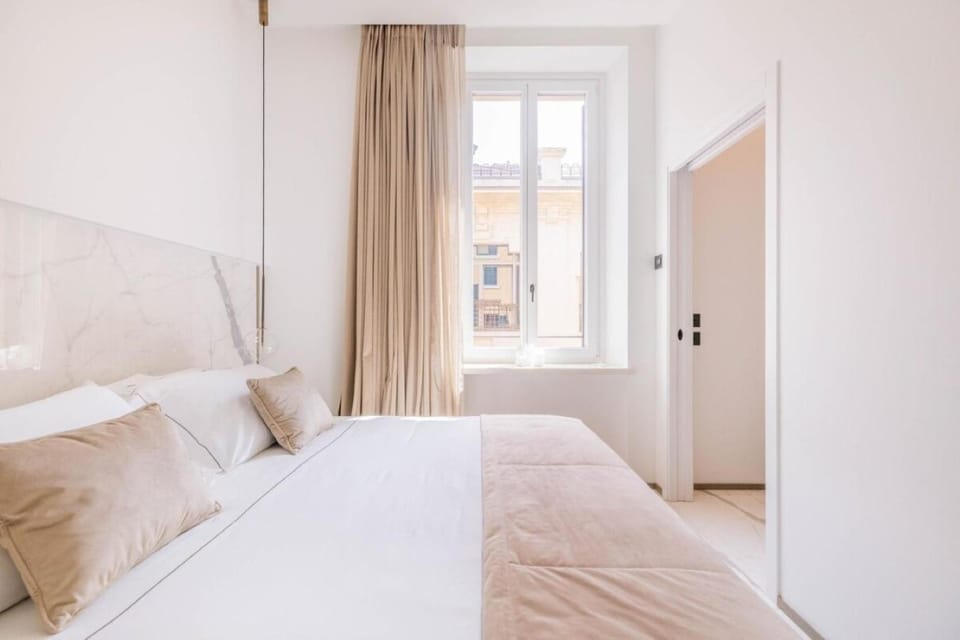 Bed, View (from property/room), Photo of the whole room, Bedroom, City view
