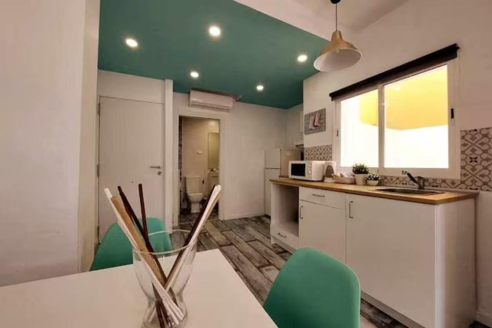 Bonito apartamento en 2º línea de playa & parking Apartment in Malaga