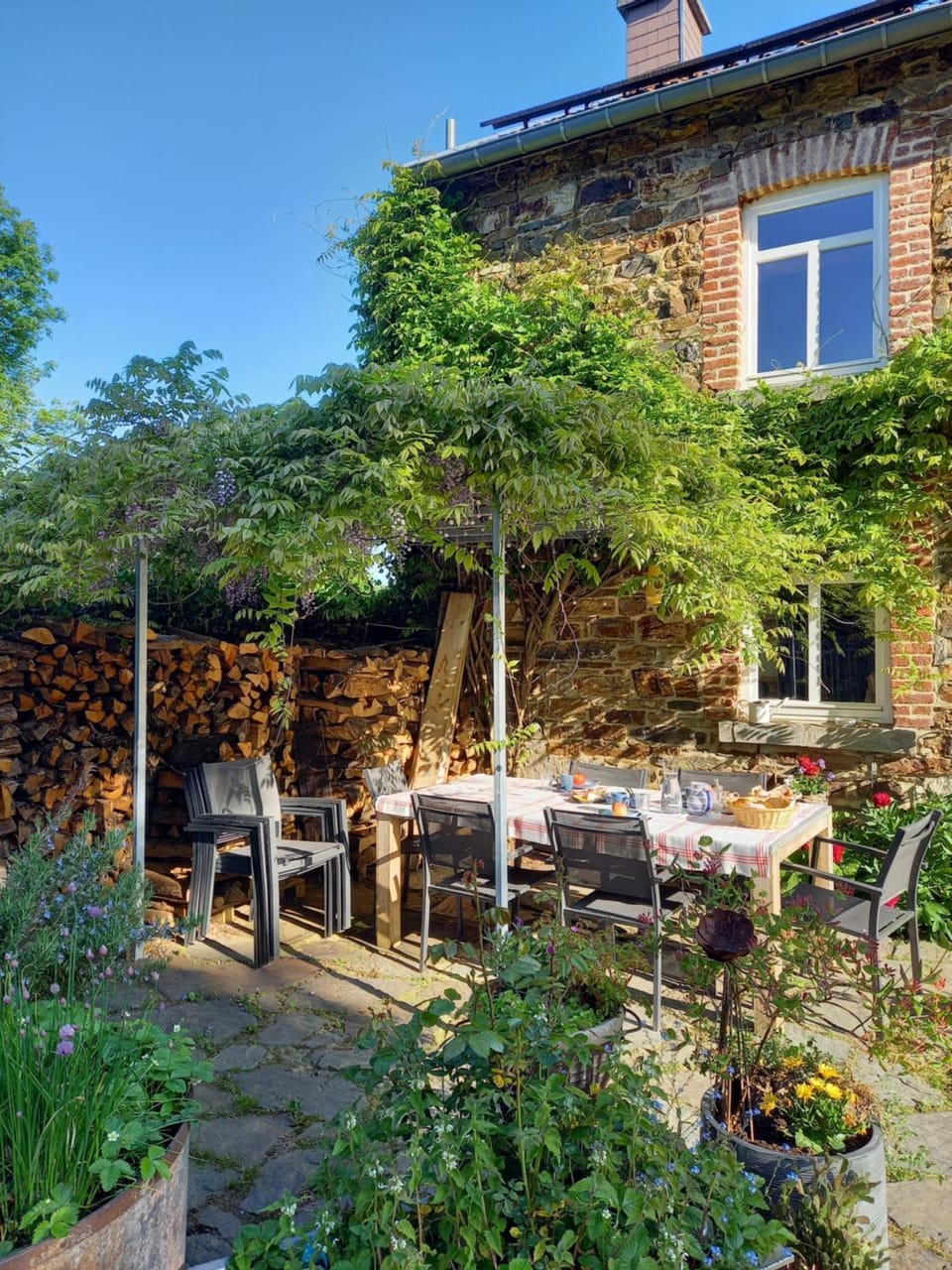 Patio, Dining area, Breakfast