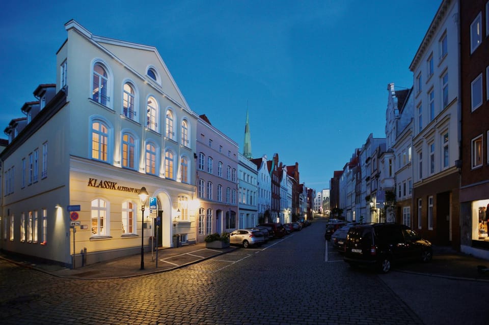Property building, Neighbourhood, Street view, Location