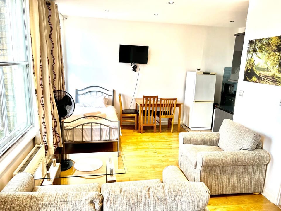 Entire Flat With View to River Yare, H 1 Apartment in Great Yarmouth