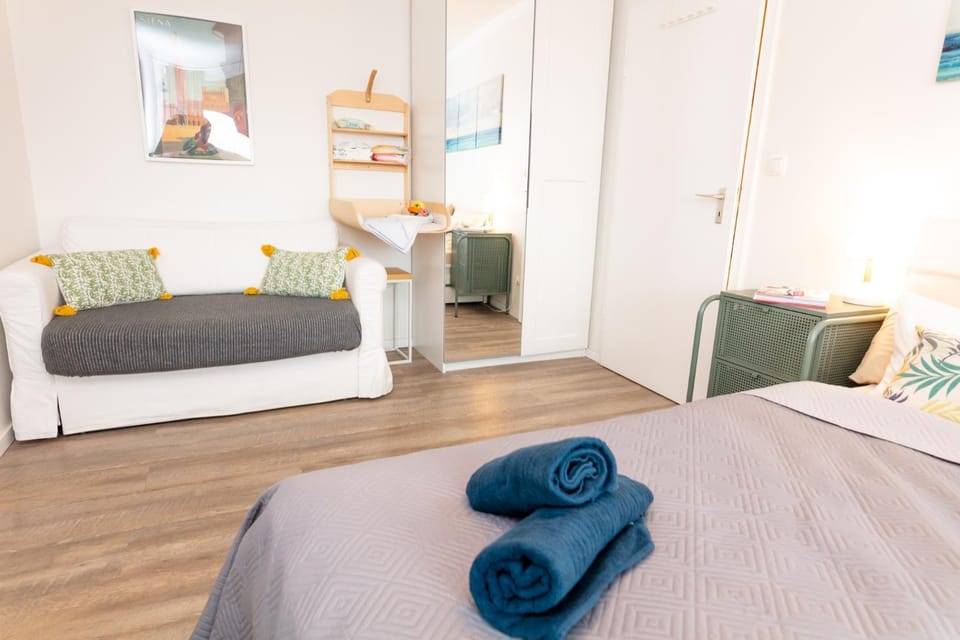 Bed, Bedroom
