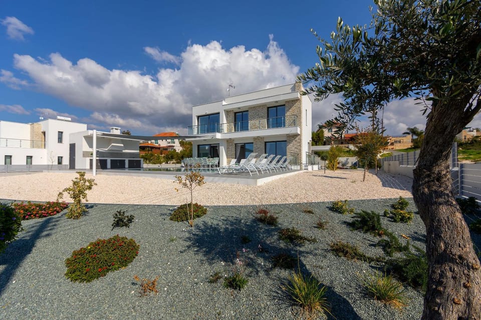 Property building, Garden