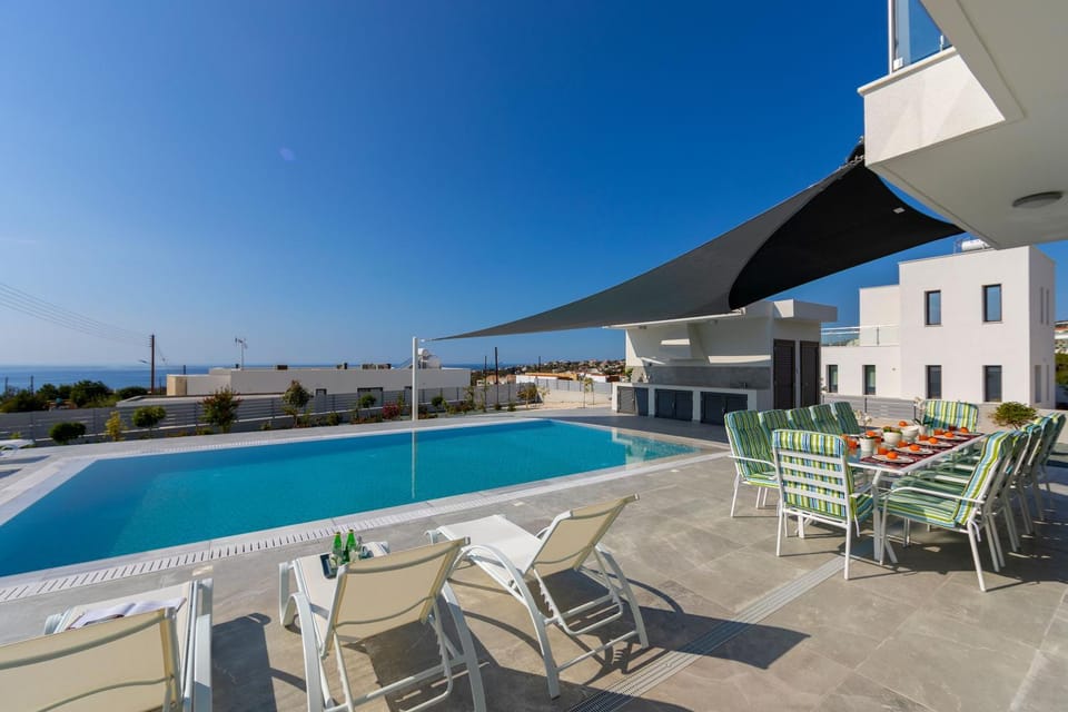 Property building, Swimming pool, Swimming pool