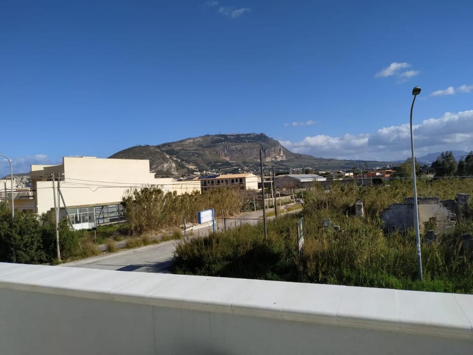 Balcony/Terrace, Street view