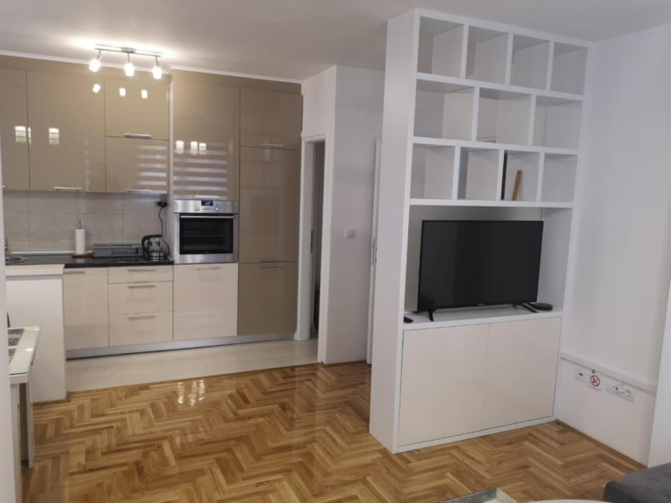 TV and multimedia, Kitchen or kitchenette