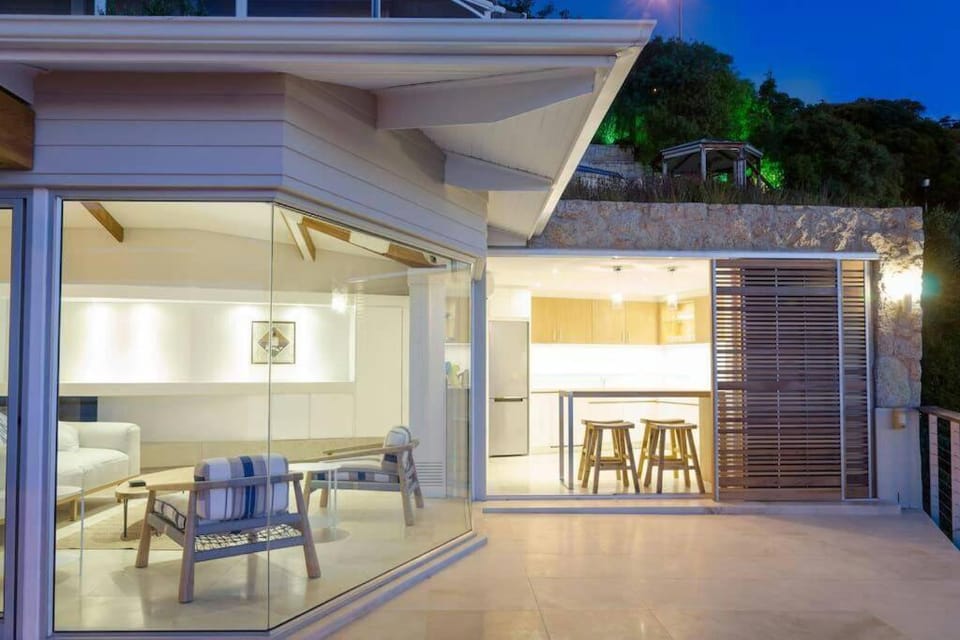Facade/entrance, Bird's eye view, BBQ facilities, View (from property/room), Balcony/Terrace