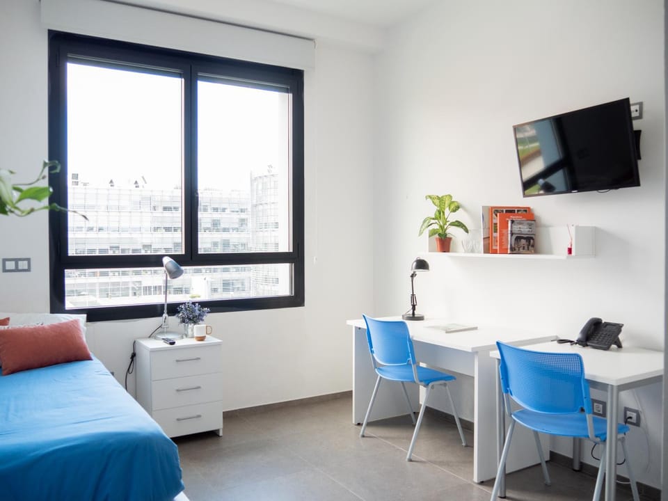 Bed, Seating area