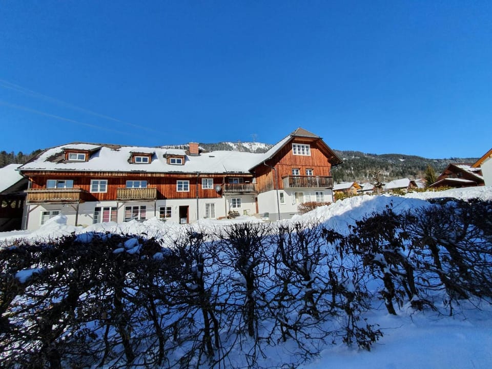 Property building, Day, Natural landscape, Winter, Mountain view