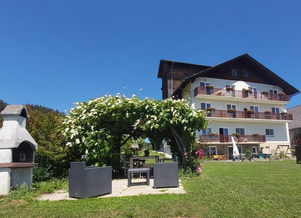 Property building, BBQ facilities, Garden, Balcony/Terrace, Garden view