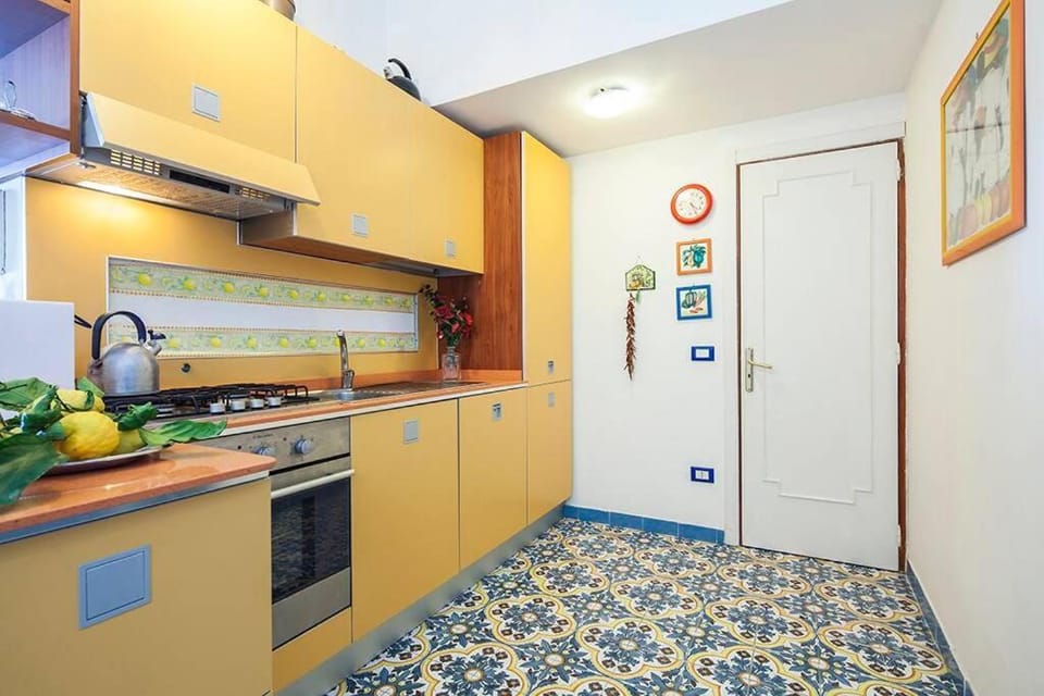 Activities, Kitchen or kitchenette, Other, Decorative detail, minibar, stove
