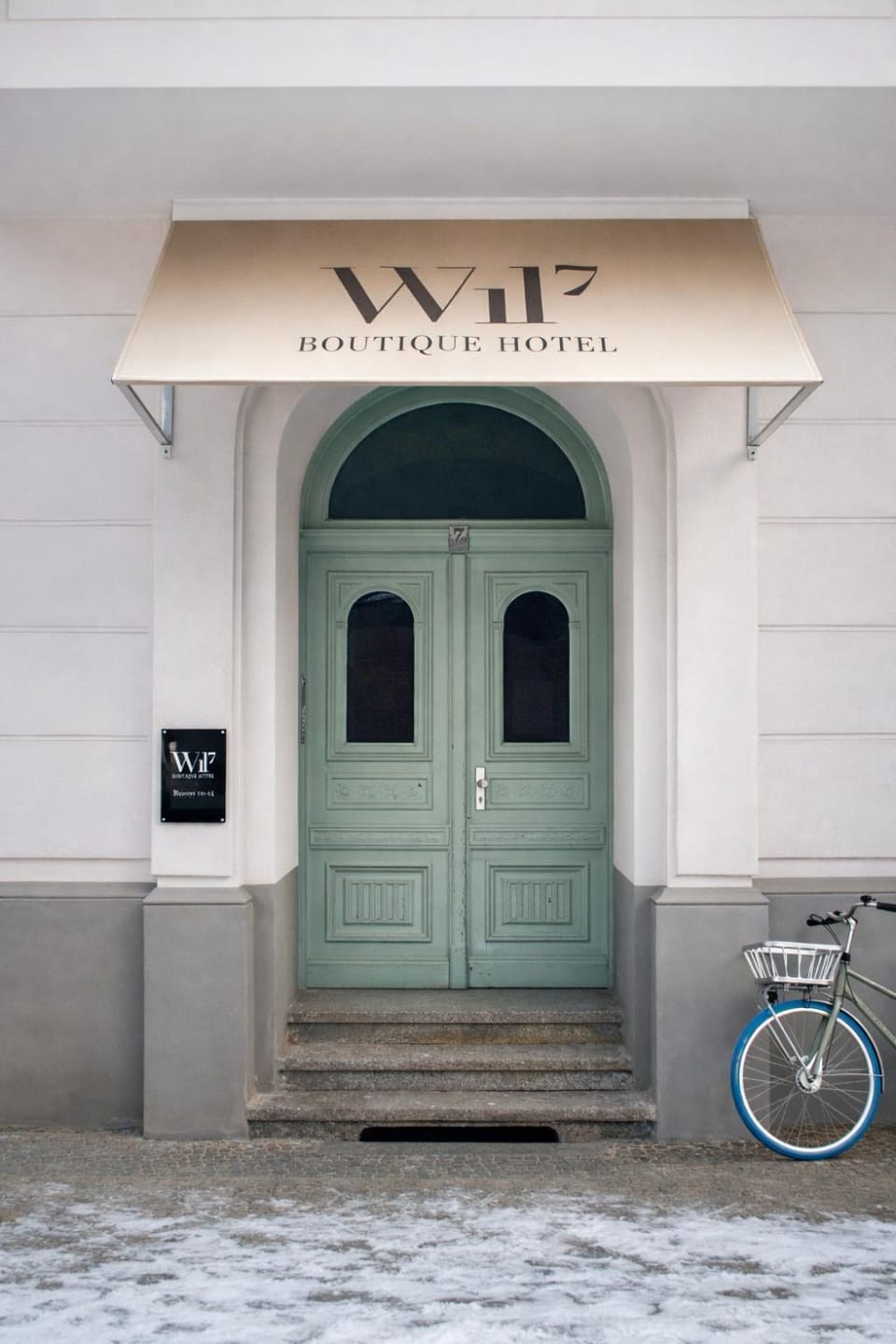 Facade/entrance