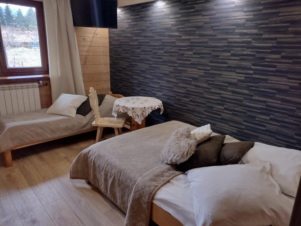 Bed, View (from property/room), Photo of the whole room, Bedroom, Garden view, Facility for disabled guests
